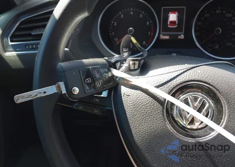 2018 Volkswagen Tiguan 2.0T S z USA, uszkodzony, nr VIN 3VV1B7AX7JM079850